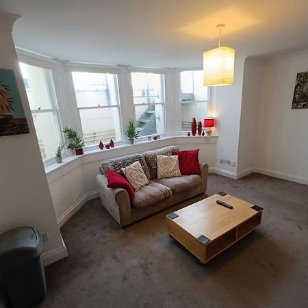 Seafront Apartment In Eastbourne Exterior foto