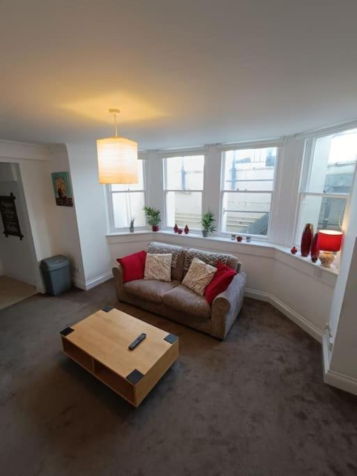 Seafront Apartment In Eastbourne Exterior foto