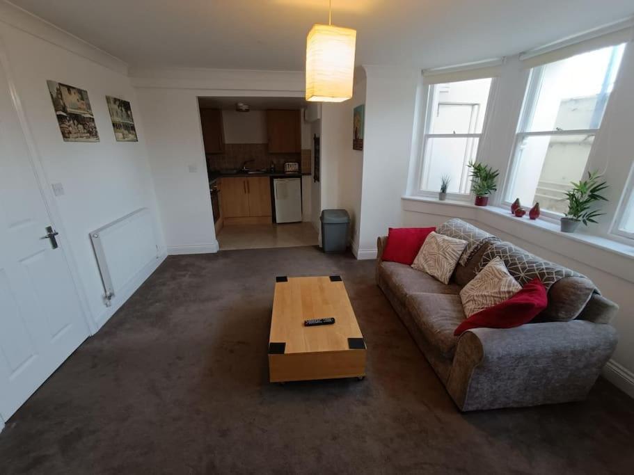 Seafront Apartment In Eastbourne Exterior foto